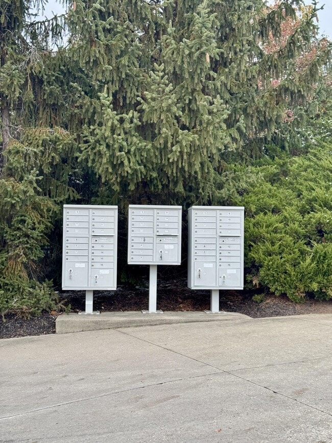 Building Photo - 2065 Timberwyck Ln