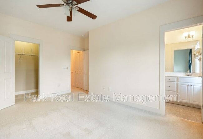 Building Photo - 44 Danbury Ct