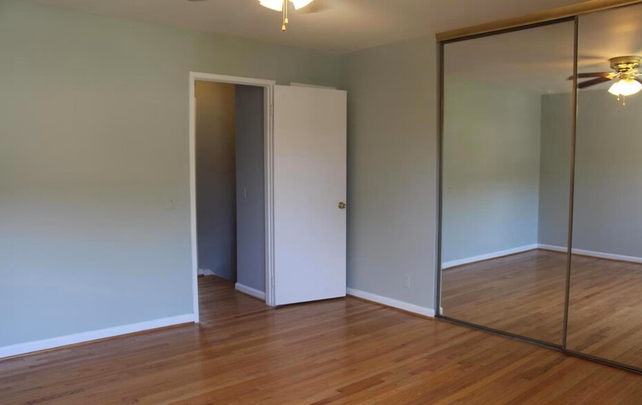 Building Photo - 2678 Glengyle Dr