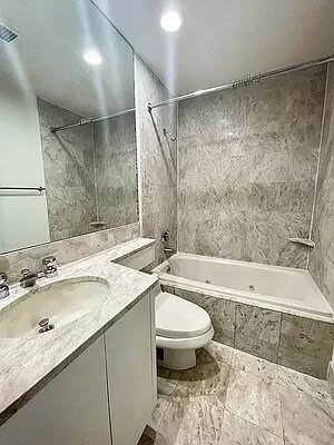 Building Photo - 100 United Nations Plaza