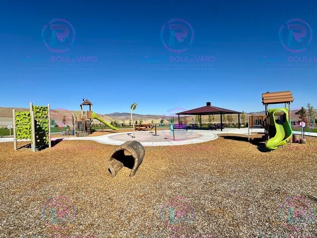 Building Photo - Home in the Five Ridges Community 4 Bedroom 3 Bathroom 2 Car Garage With Loft