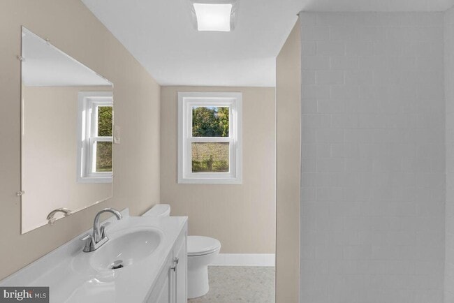 Building Photo - 332 Ridge Rd