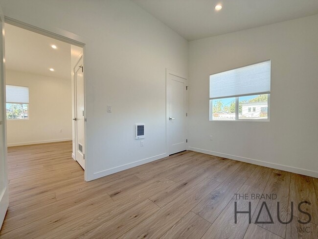 Building Photo - Brand-New 1-Bedroom, 1-Bathroom, 1-Compact Carport - Vaulted Ceilings in Belmont Heights