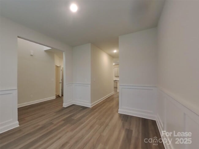 Building Photo - 139 Queenshall Rd