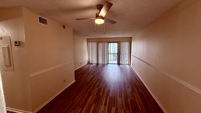 Building Photo - 6519 W Newberry Rd