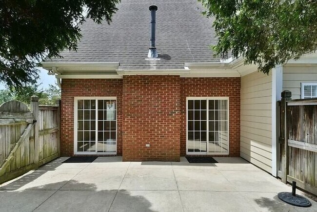 Building Photo - Wildewood in Northeast Columbia--Offering Self Guided Tour with RENTLY!