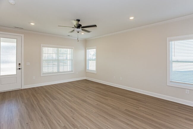 Building Photo - 136 Adams Tree Wy