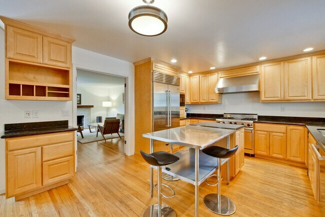 Building Photo - Amazing Midtown Home on a Quiet Cul-de-sac.