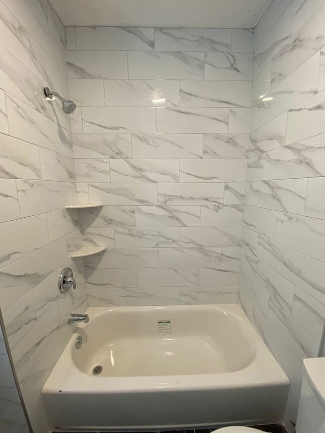 Building Photo - 36 Bright St