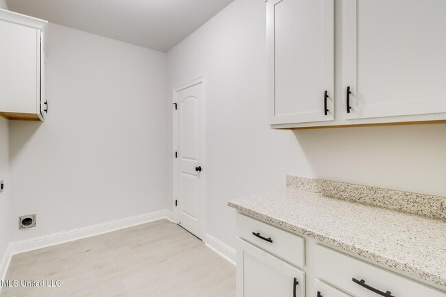 Building Photo - 15216 High Point Dr