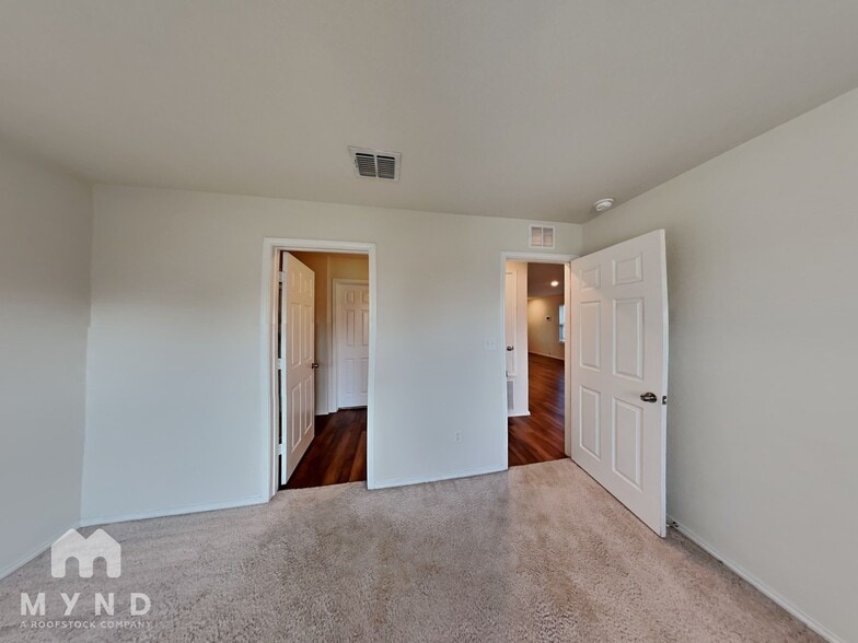 Building Photo - 7352 Littlefoot Ln