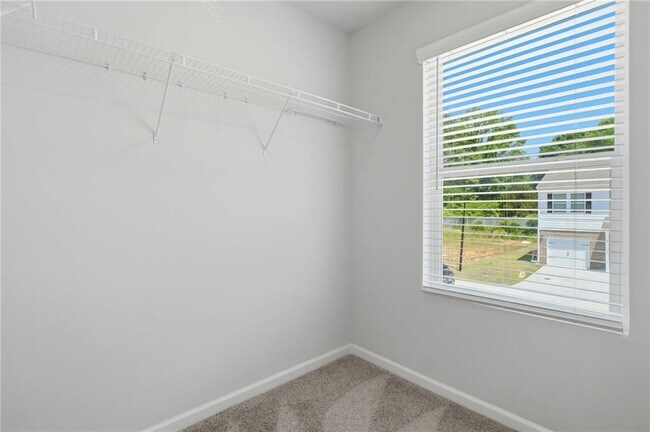 Building Photo - 157 Vlg Grn Dr NW