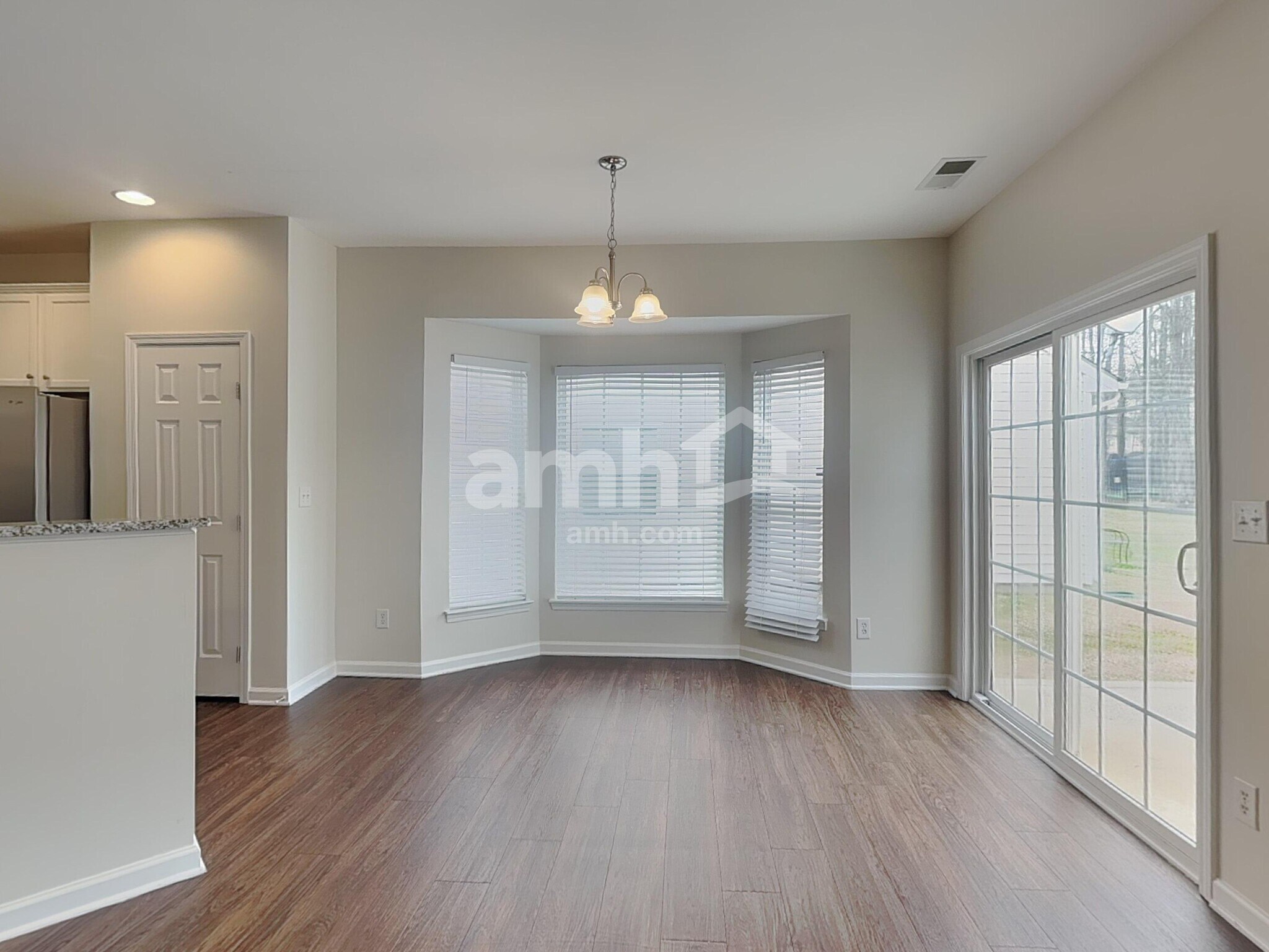 Building Photo - 1019 Canopy Dr