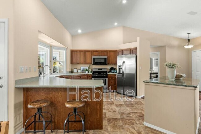 Building Photo - 2160 Dora Ln