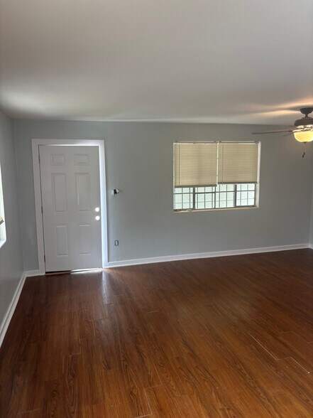 Building Photo - 2544 Iowa St
