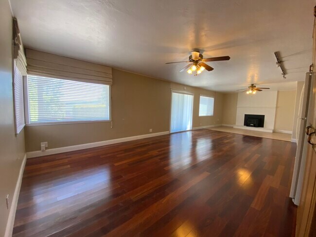 Building Photo - 1431 Niles Ave