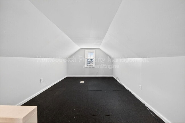 Building Photo - 6029 Evergreen Blvd