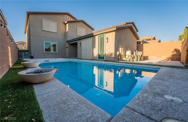 Building Photo - 3115 Mossfield Ave