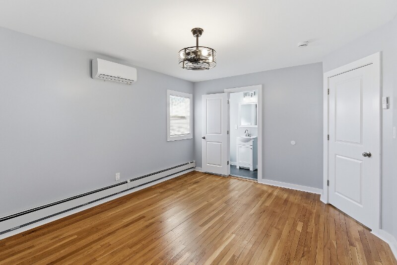 Building Photo - 19 Evelyn Ct