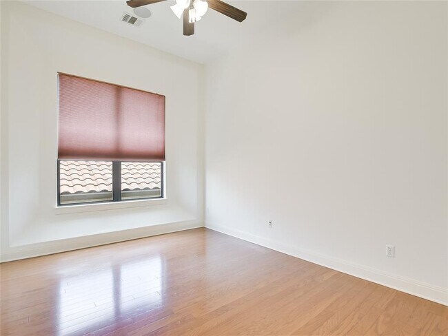 Building Photo - 2305 Gilia Dr