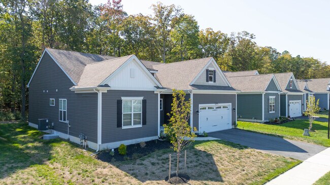 Building Photo - 22395 Arbor Cir