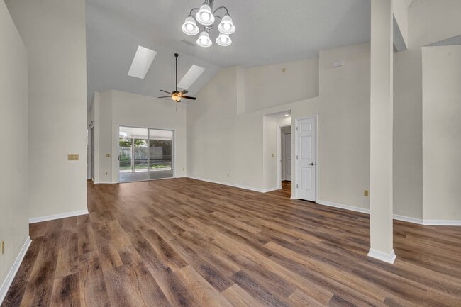 Building Photo - Great Oviedo Home in Bentley Woods!