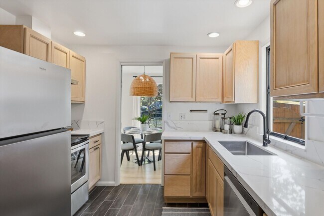 Building Photo - 4076 NE 87th St