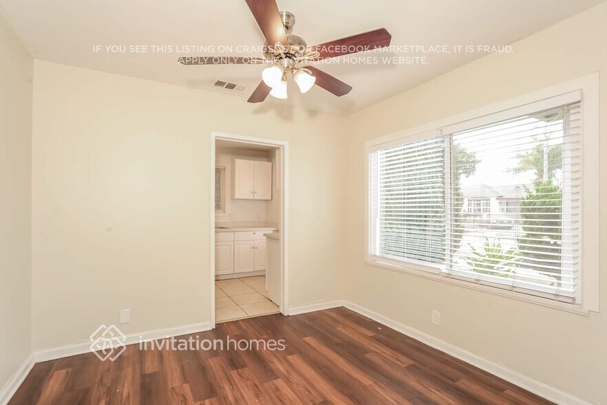 Building Photo - 1118 S Exmoor Ave