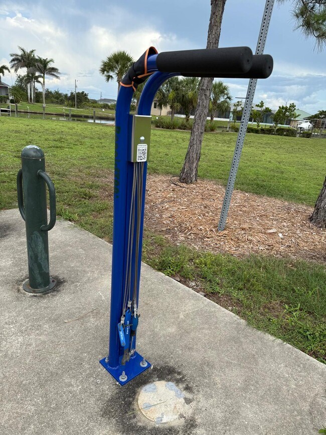 Building Photo - 7773 Lakes Edge Ln