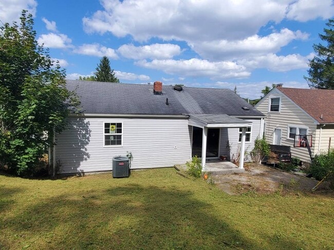 Building Photo - 817 Rockbridge St