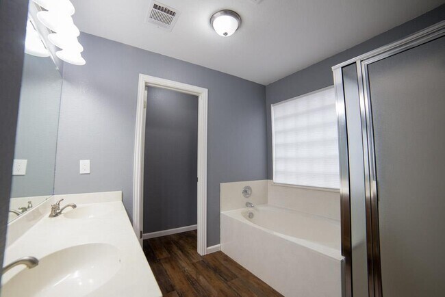 Building Photo - 3109 Sauls Dr