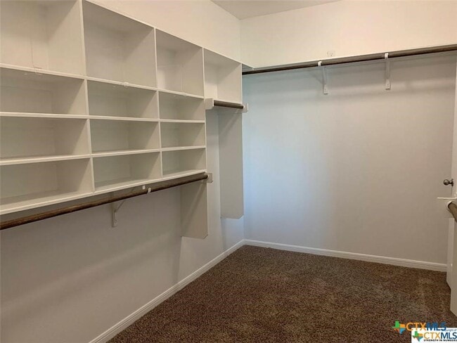 Building Photo - 515 Salt Lick Dr