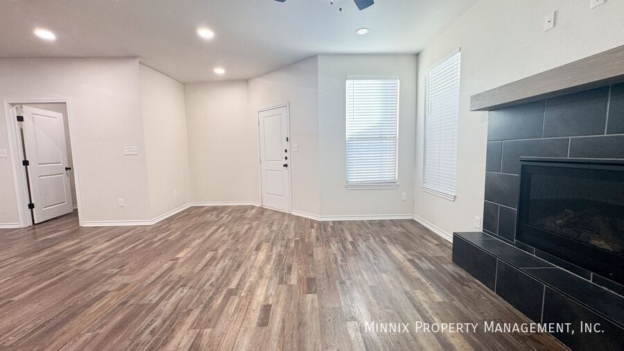 Building Photo - 5526 122nd St