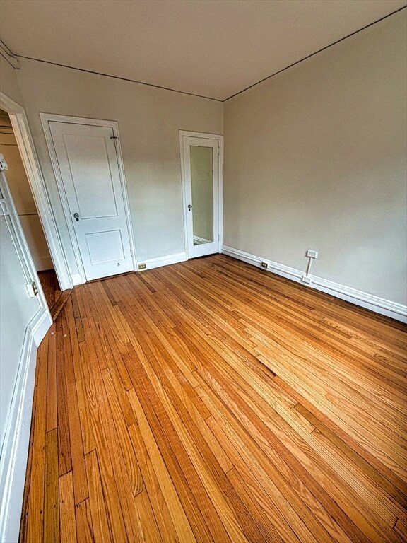 Building Photo - 988 Memorial Dr