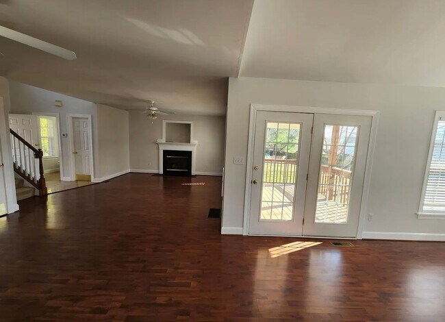 Building Photo - 4200 Blue Teal Pl