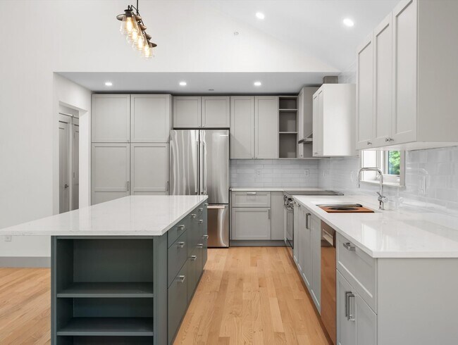 Building Photo - Modern Farmhouse 3 Bedroom 3.5 Bathroom