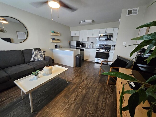 Building Photo - 3503 Harmon Ave