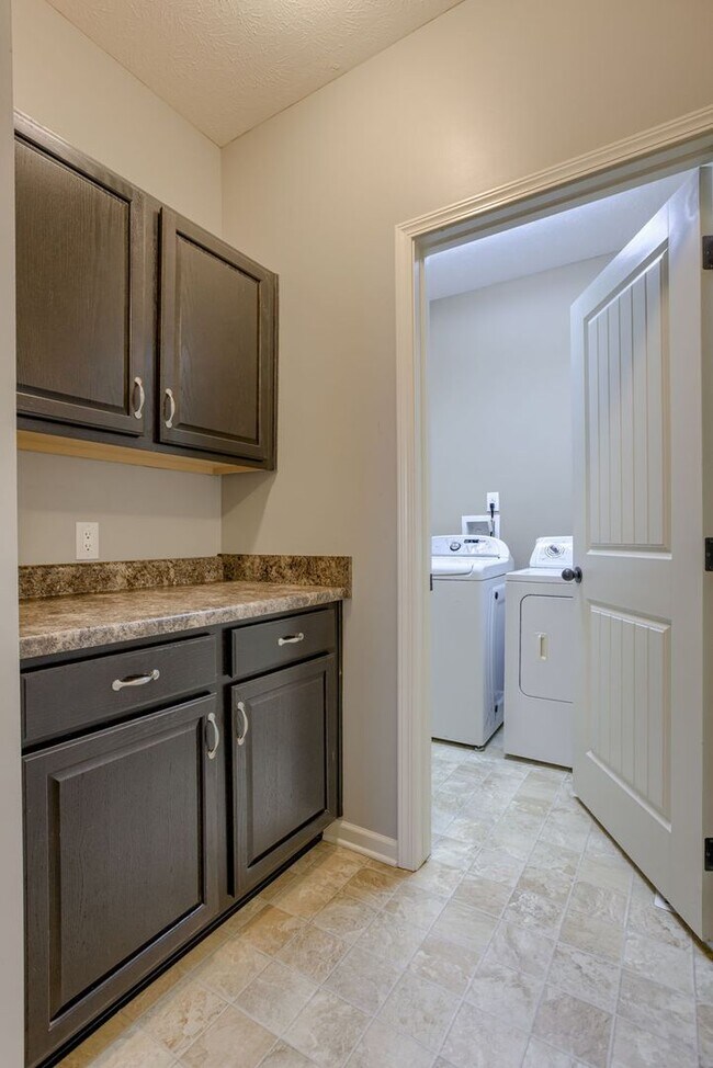 Building Photo - Spacious 4-Bedroom Near Lake Cunningham