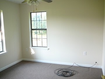 Building Photo - 476 Wagon Wheel Rd