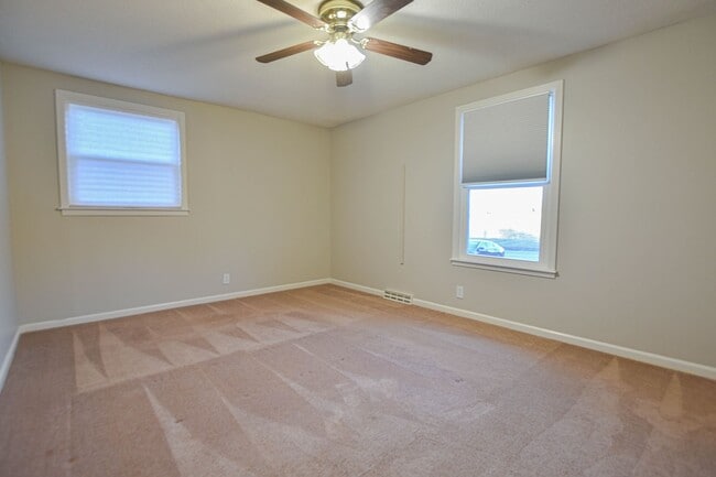 Building Photo - 414 Sango Rd