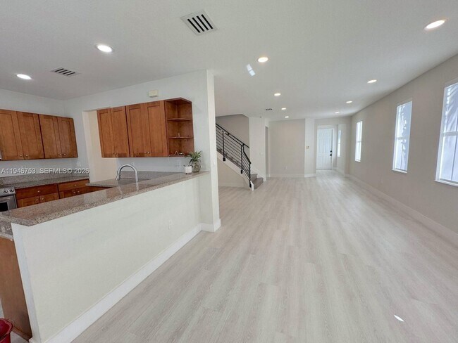 Building Photo - 11400 NW 75th Terrace