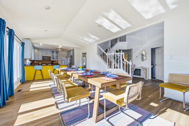 Building Photo - 12 Apple Tree Way