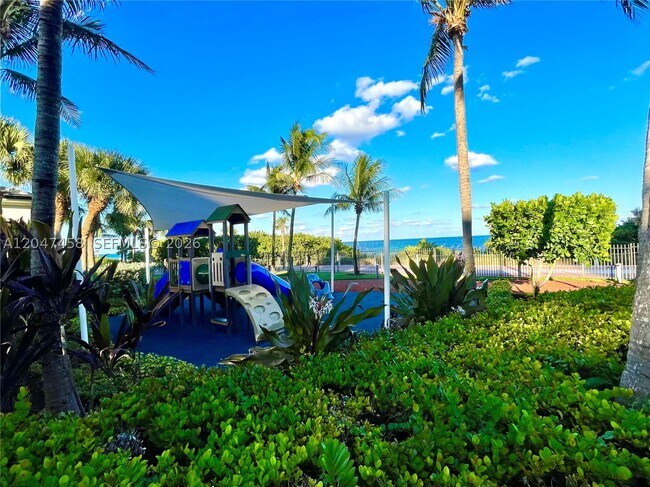 Building Photo - 4775 Collins Ave