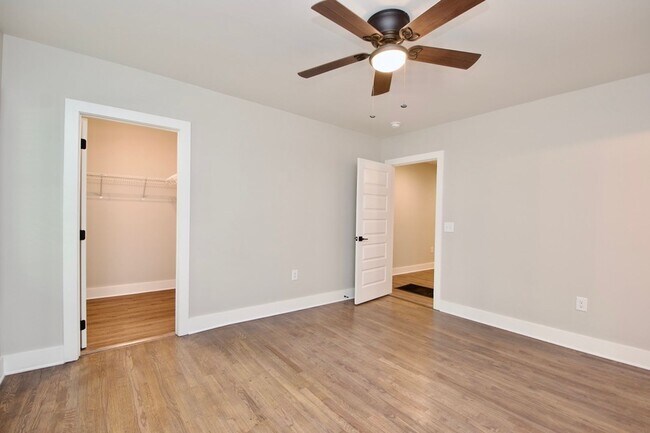 Building Photo - Now Leasing for Fall 2025! $1000 Per Bedro...