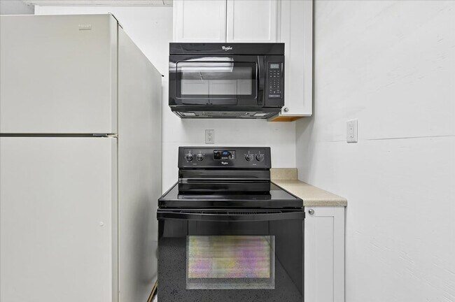 Building Photo - 1115 Red Bud Dr
