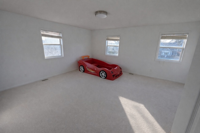 Building Photo - 6645 Queens Park Ave