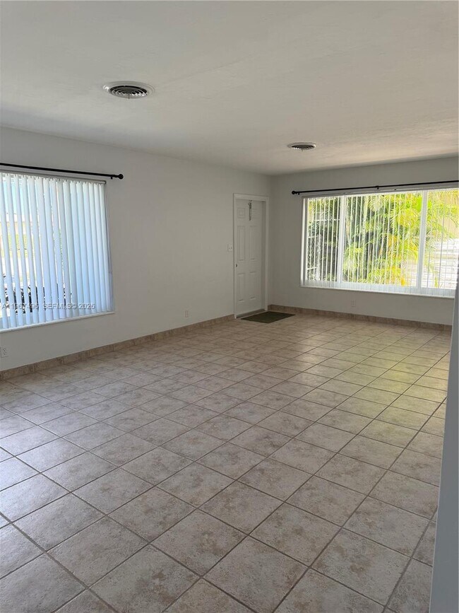 Building Photo - 3790 Polk St