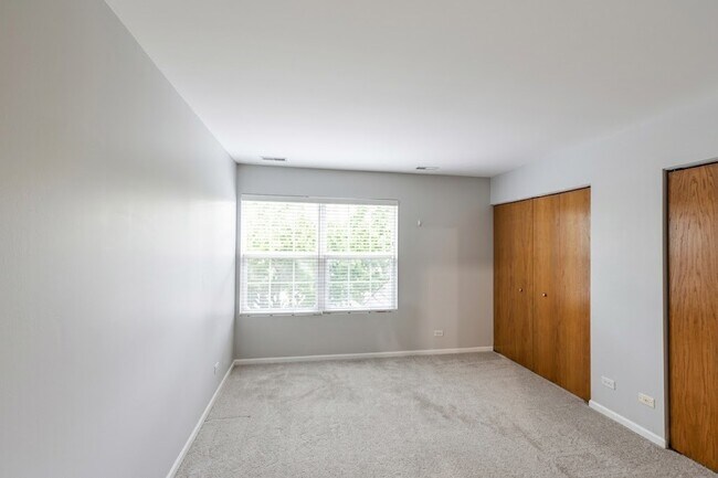 Building Photo - 2943 Stonewater Dr