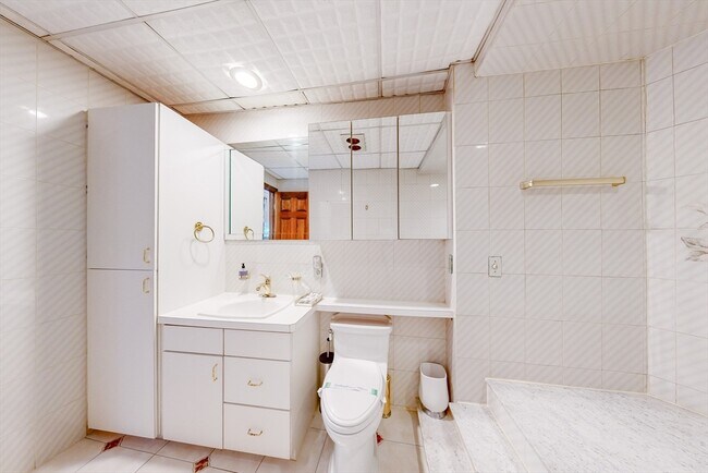 Building Photo - 71 Lubec St