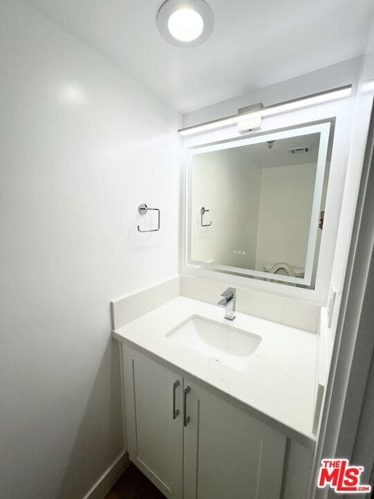 Building Photo - 10390 Wilshire Blvd